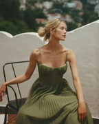 Abito Isabella – Stile plissettato con raffinatezza senza tempo
