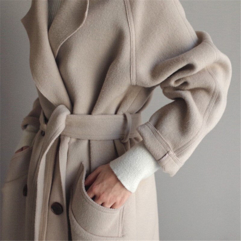 Celeste – Cappotto Lungo in Lana dal Taglio Raffinato