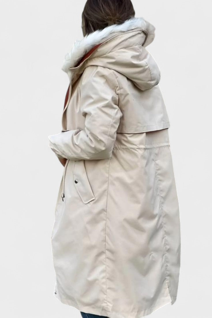 Giada | Cappotto Lungo con Cappuccio e Dettagli Chic